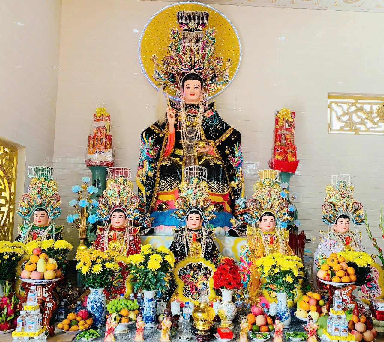 Thuê Xe Đi Chùa Long Hương Mẹ Mẫu Tiền Giang